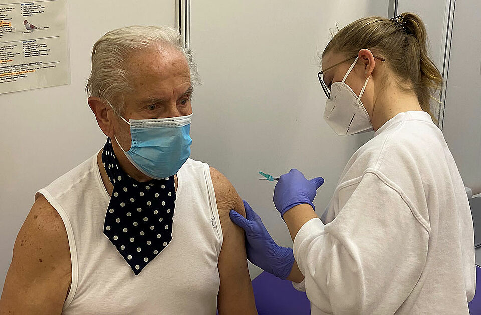 3. Impfling Helmut Grüb Helmut Grüb (83) aus Hofheim war Impfling Nummer 3. (Foto: Michael Will)